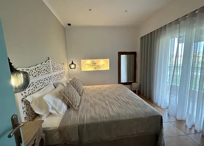 Calliopes By The Sea Boutique * Paralia Dionysiou