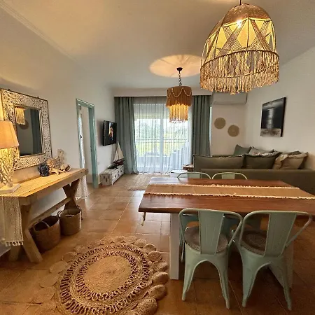 Apartment Calliopes By The Sea Boutique Paralia Dionysiou