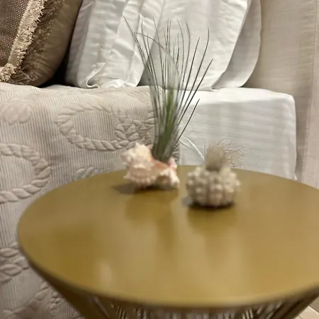 Calliopes By The Sea Boutique Apartment