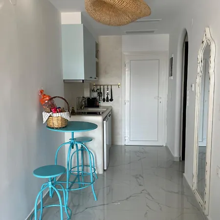 Calliopes By The Sea Boutique * Paralia Dionysiou