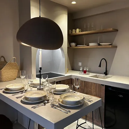 Calliopes By The Sea Boutique Apartment